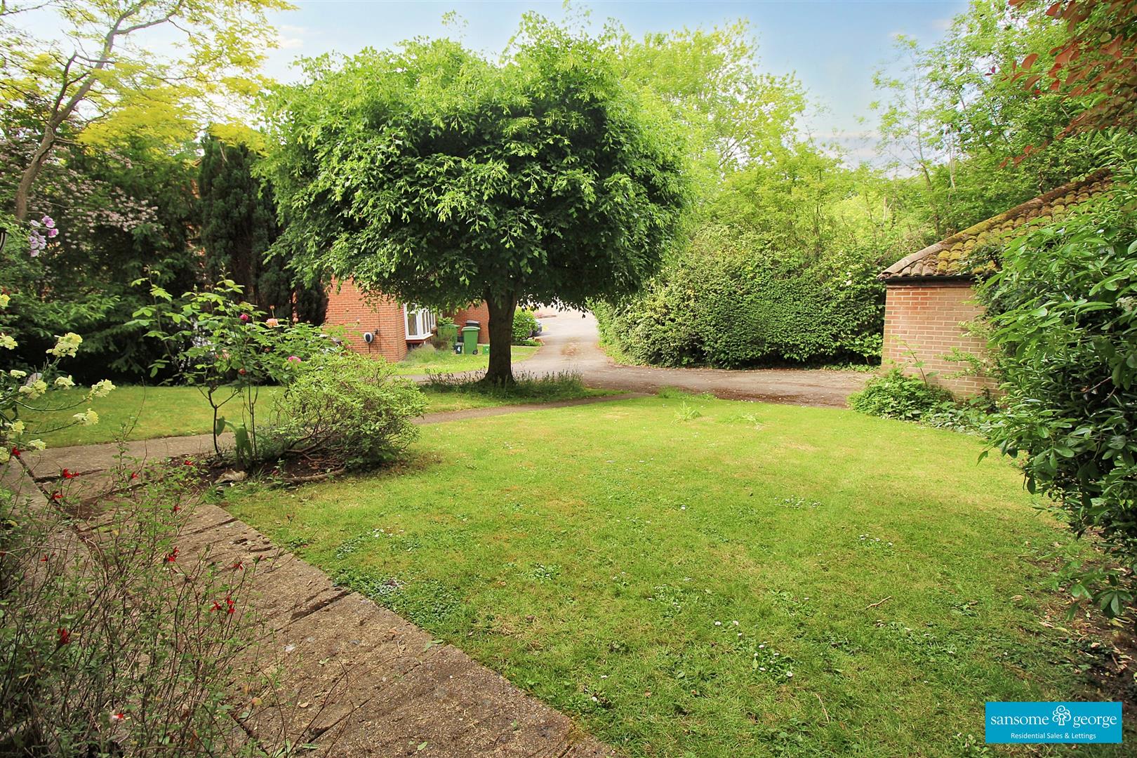 Simons Close, Tilehurst, Reading